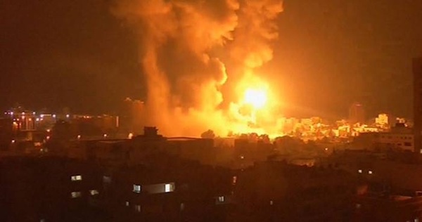 En direct de Gaza Deux raids israéliens sur la bande de Gaza Ce jeudi 27 août 2015