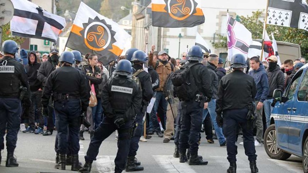 Manifestation anti-étrangers à Pontivy : “Ils se sont défoulés sur un passant d’origine maghrébine”