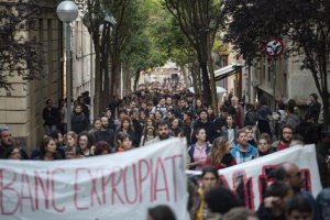 [Barcelone] Expulsion de la Banque expropriée de Gracia, deux nuits d’émeute