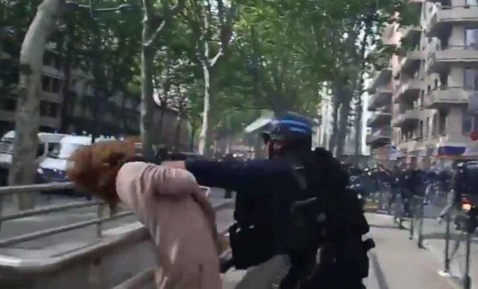 Manifestants blessés : les vidéos qui témoignent de l’escalade de la violence policière