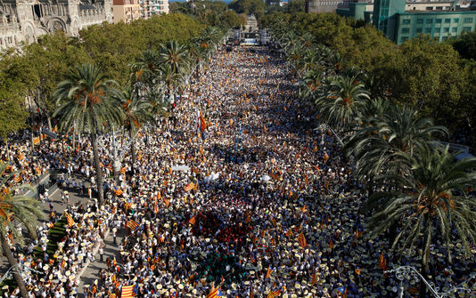 Plusieurs centaines de milliers de manifestants en Catalogne pour l’indépendance